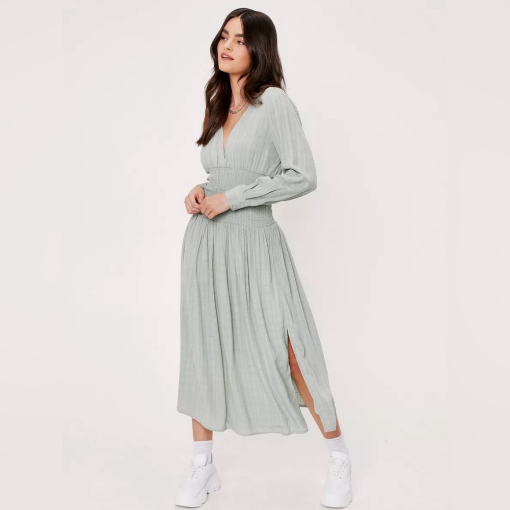 Nasty Gal | EUC - Shirred Panel Midi Tea Dress - Grey/Green Checked - Size 4
